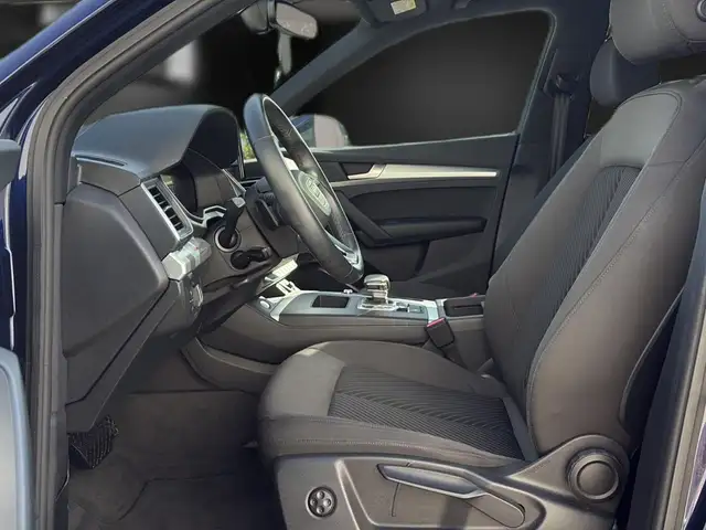 Audi Q5 view 13