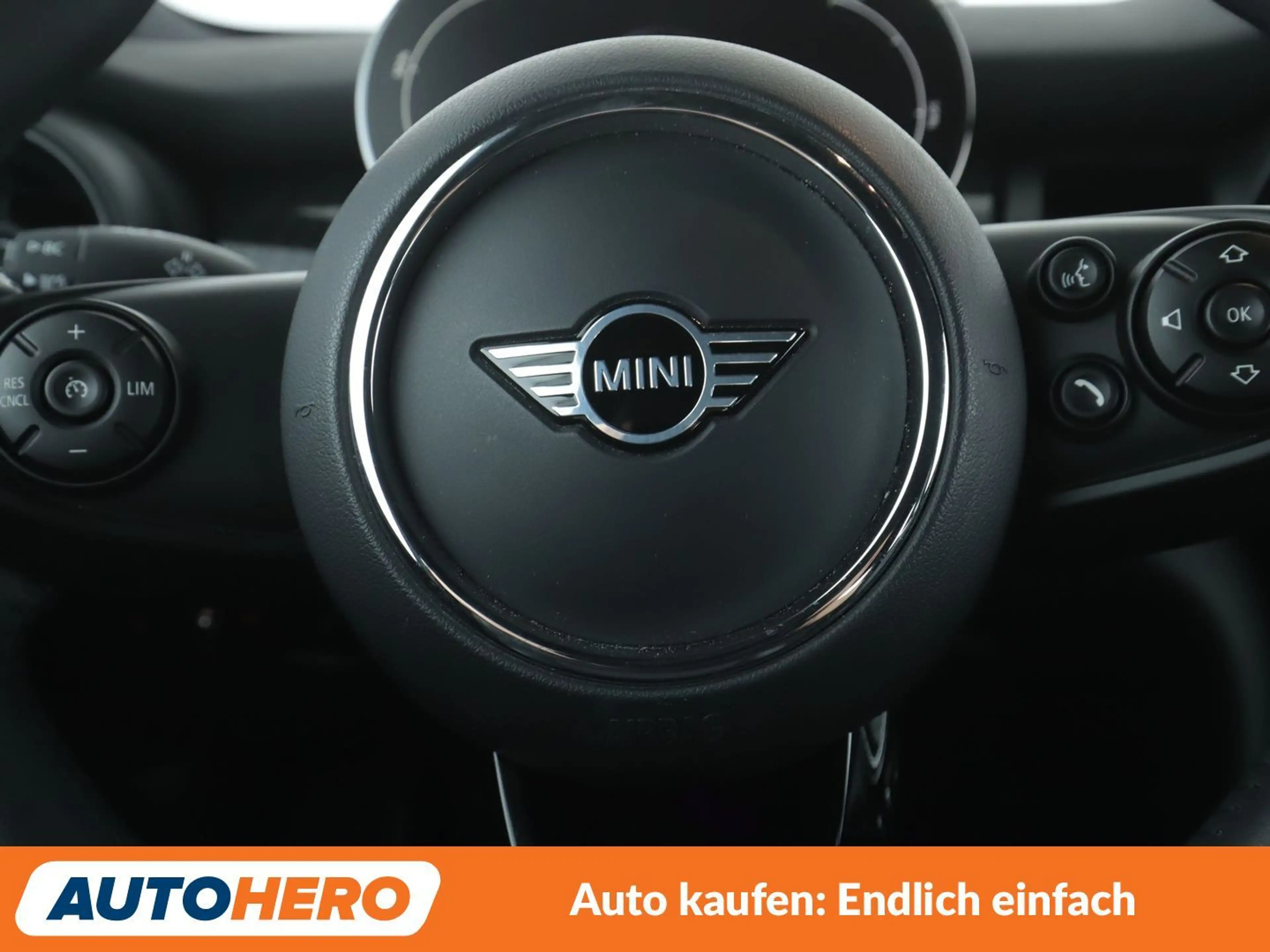 MINI Cooper SE Cooper SE Trim L Aut.*NAVI*HUD*LED* — photo 19