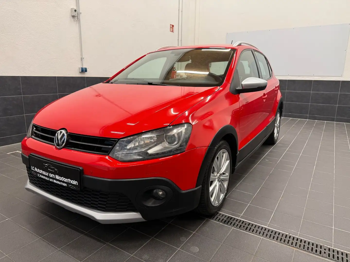 Volkswagen Polo V CrossPolo|TSI|DSG|BI-XENON|HU NEU|1.Hand| Rot - 1