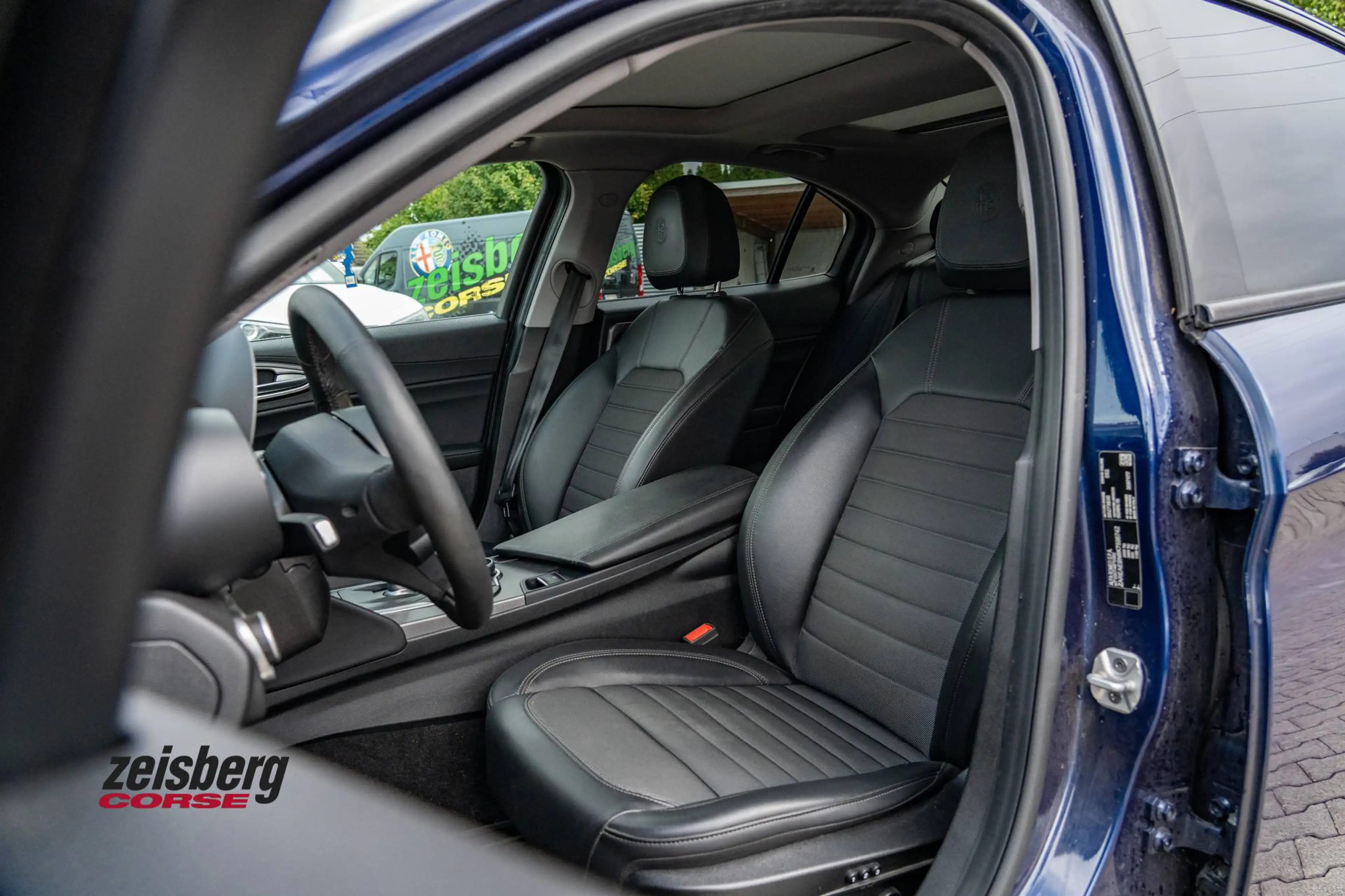 Alfa Romeo Giulia 2.0 Super AT-8 200PS — photo 10