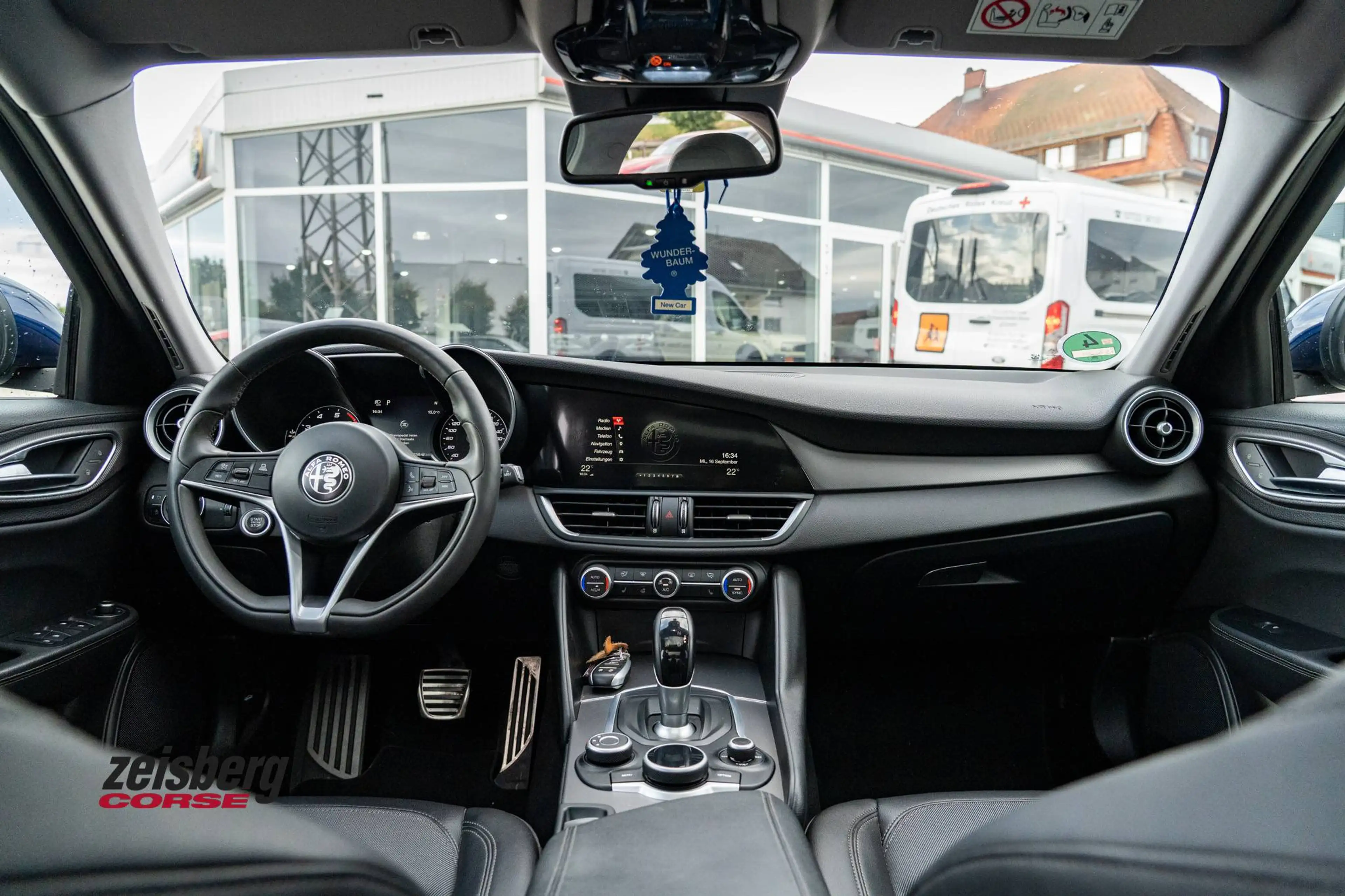 Alfa Romeo Giulia 2.0 Super AT-8 200PS — photo 15