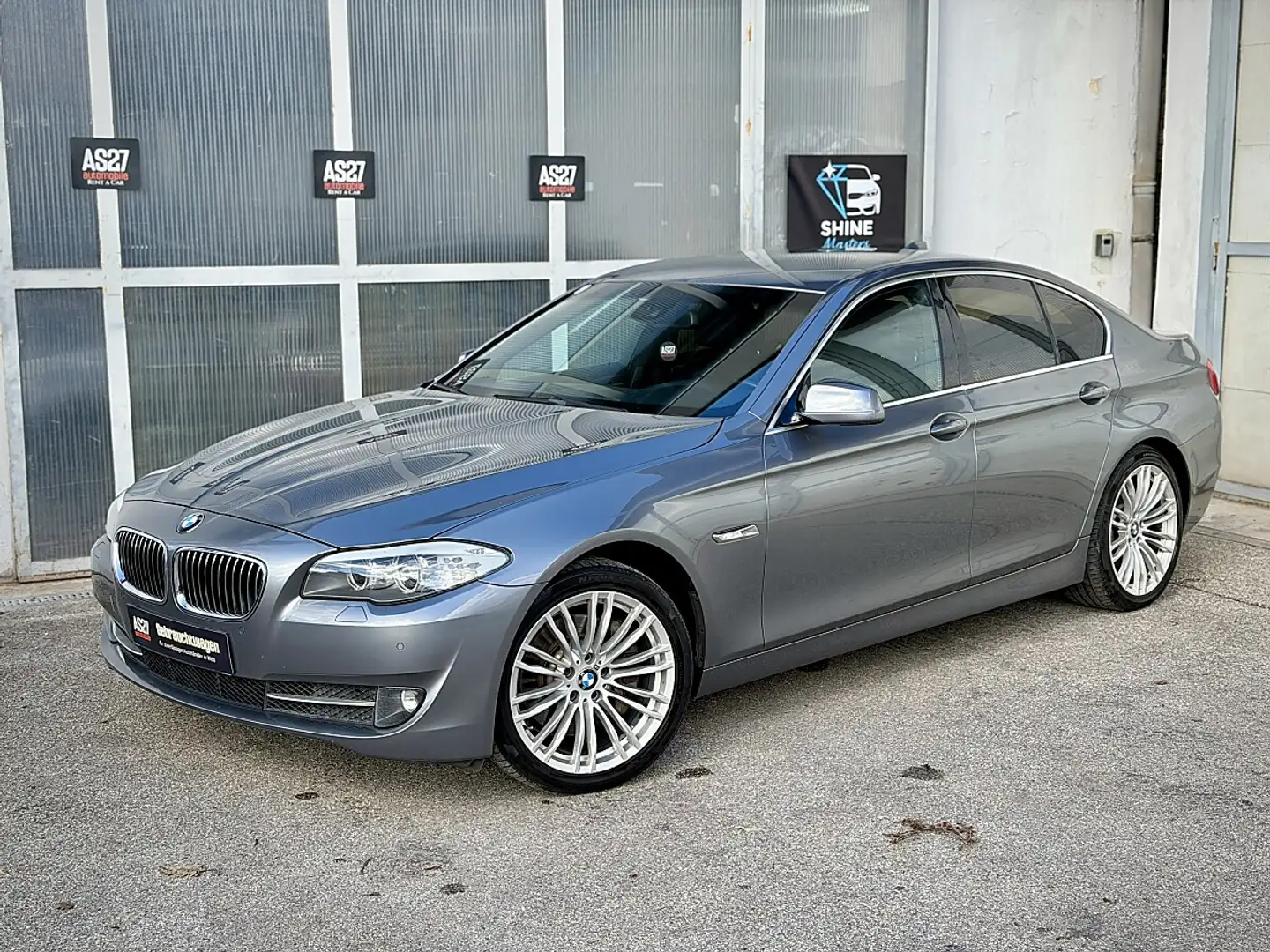 BMW 525 d Limousine Grau - 1