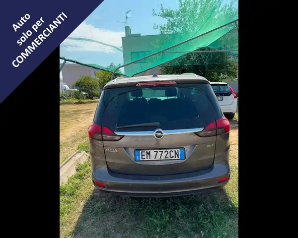 Opel Zafira Tourer view 8