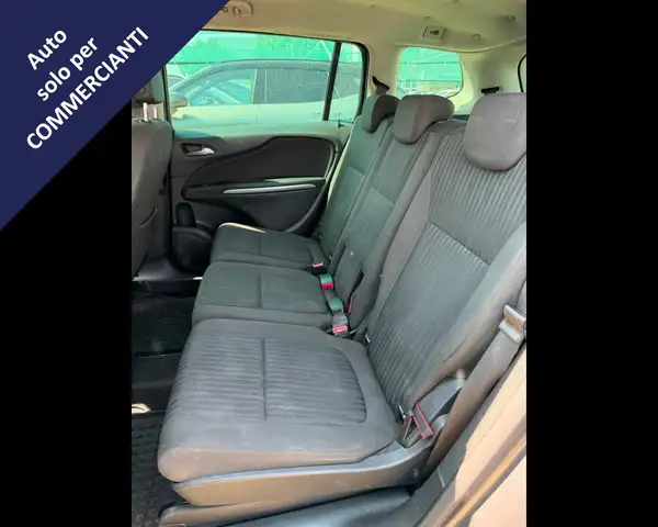 Opel Zafira Tourer view 14