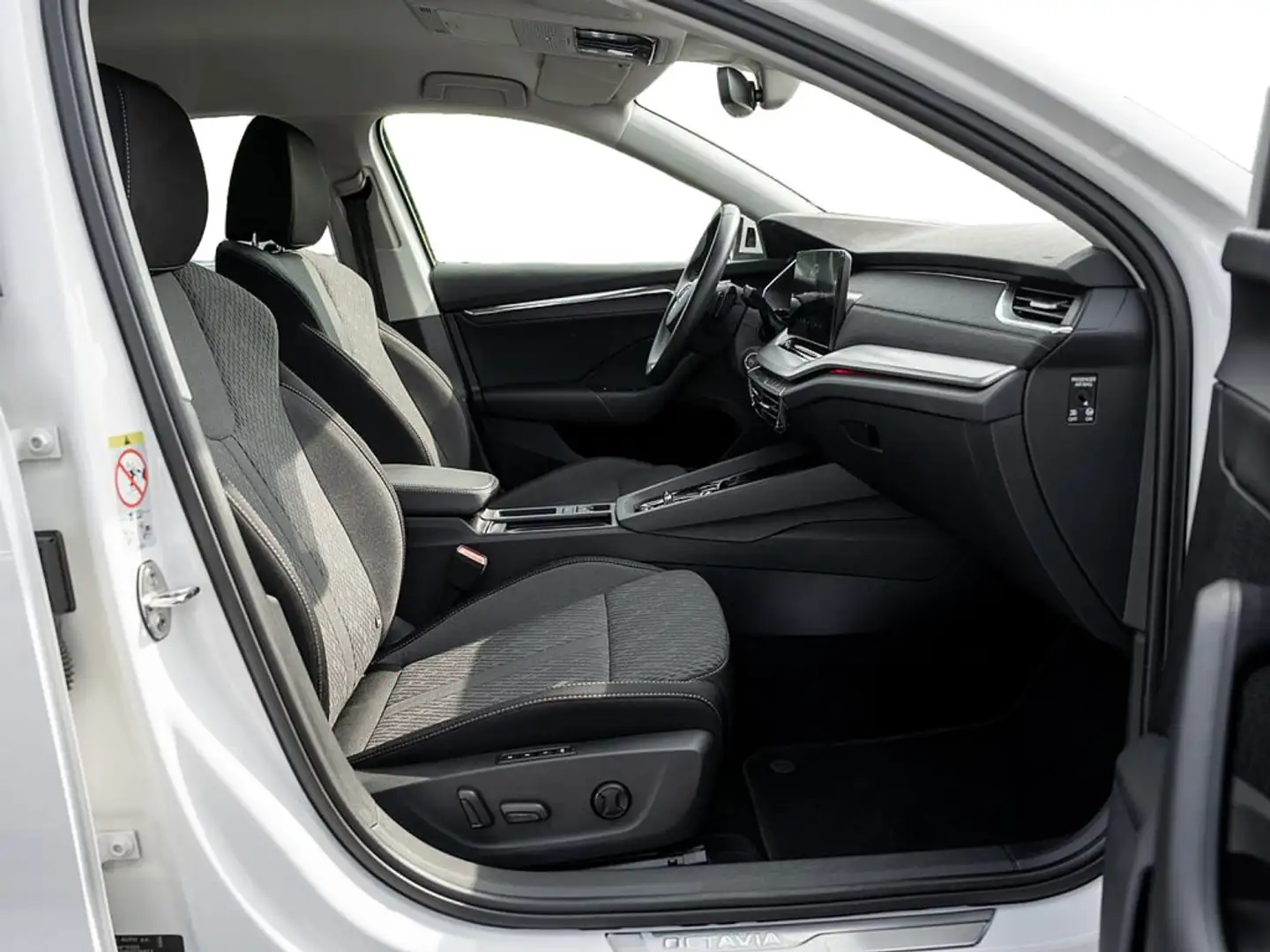 Skoda Octavia Combi 1.4 TSI iV Style LED Navi Kam H Weiß - 2