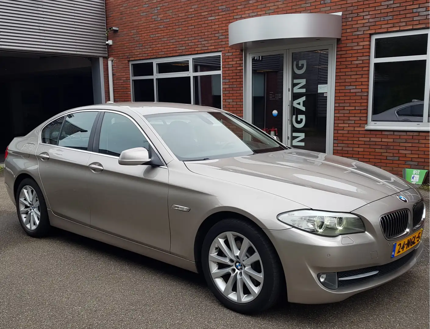 BMW 523 5-serie 523i Aut ComfZetels Leder Hud Navi Xenon Grau - 1