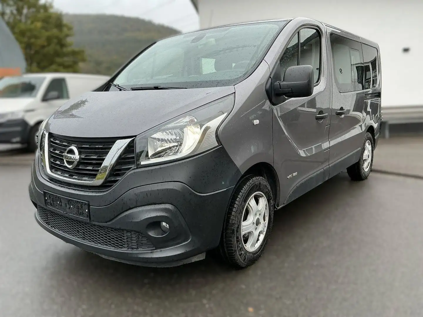 Nissan NV300 Kombi L1H1 2,7t PREMIUM Gris - 1