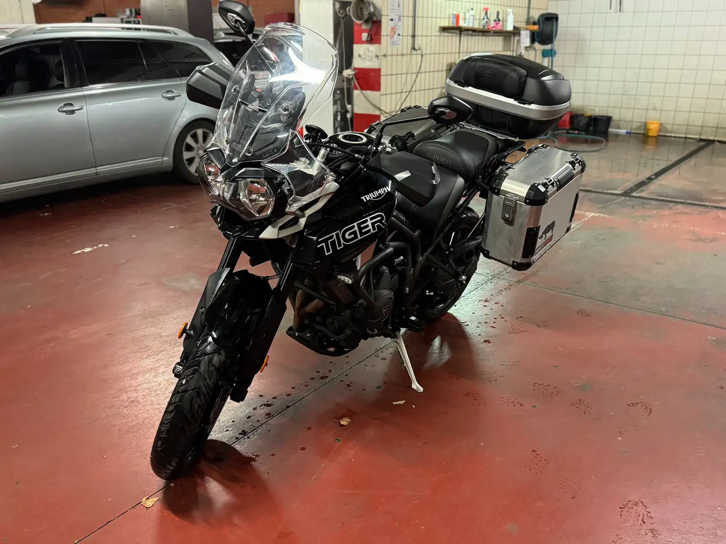 Triumph Tiger 800 XRX Чорний - 1