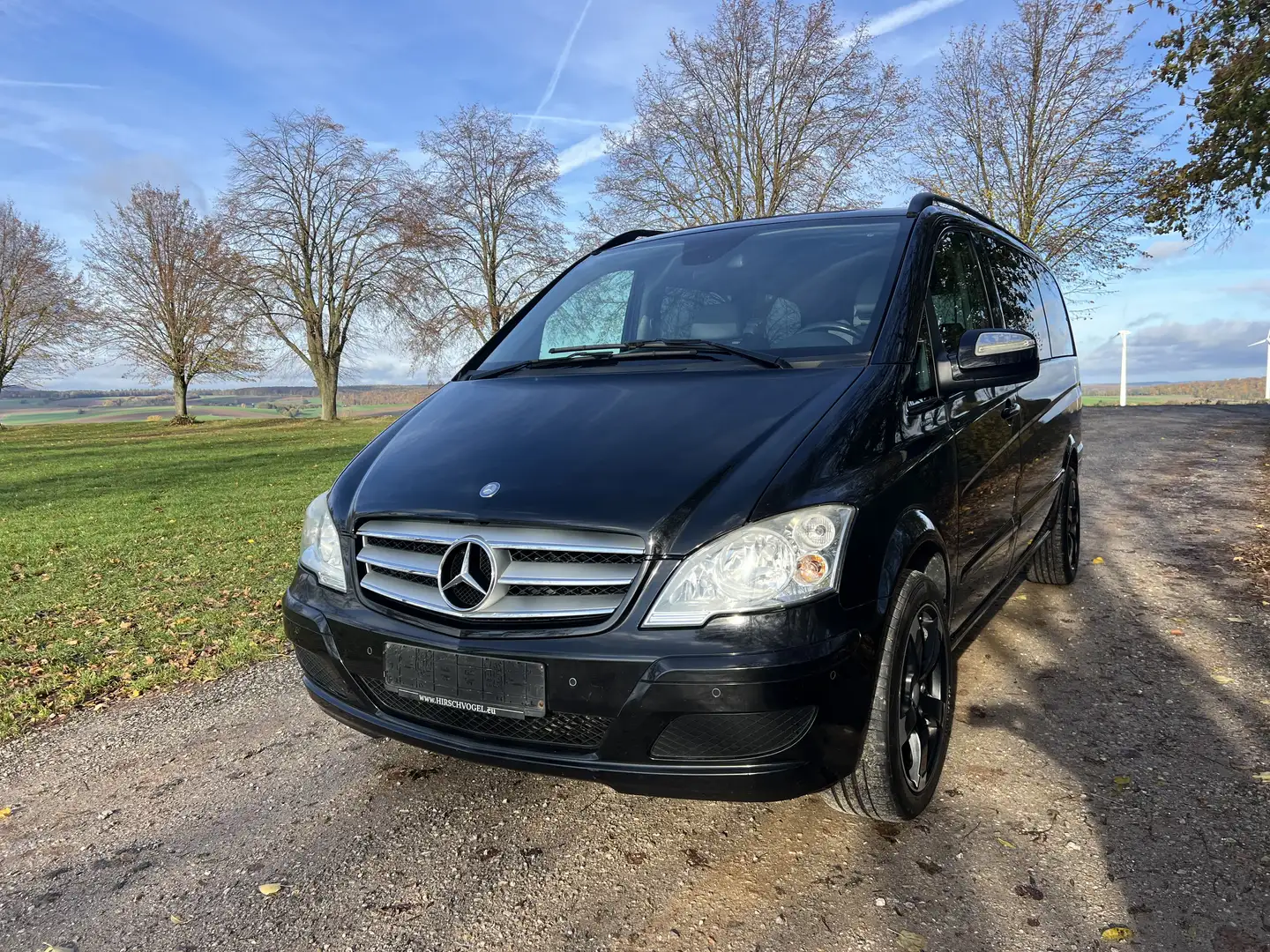 Mercedes-Benz Viano Viano 2.2 CDI lang Automatik Fun mit Bettfunktion Schwarz - 2