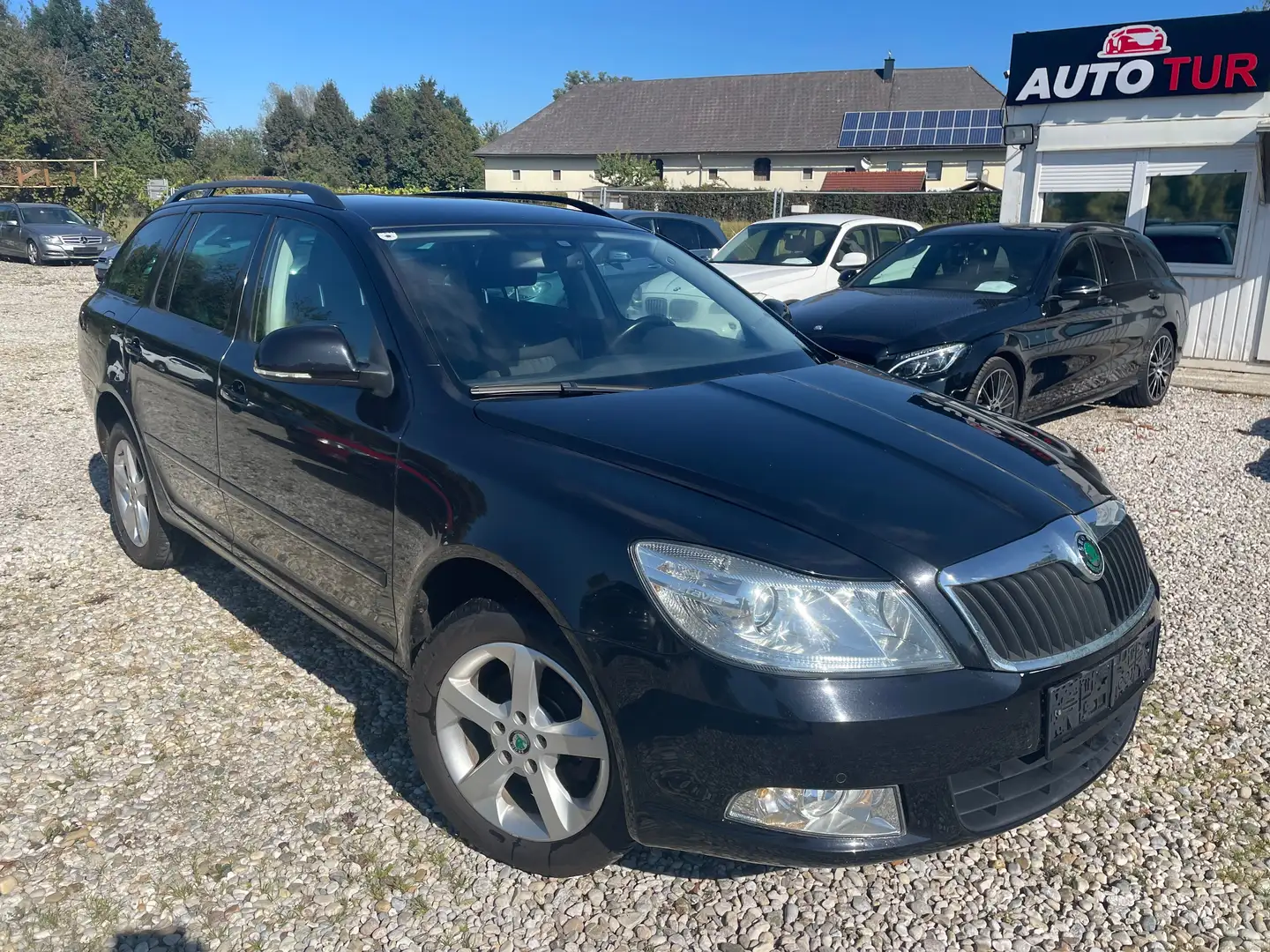 Skoda Octavia Octavia Combi 1.6 TDI DPF ALLRAD 4x4 Schwarz - 1