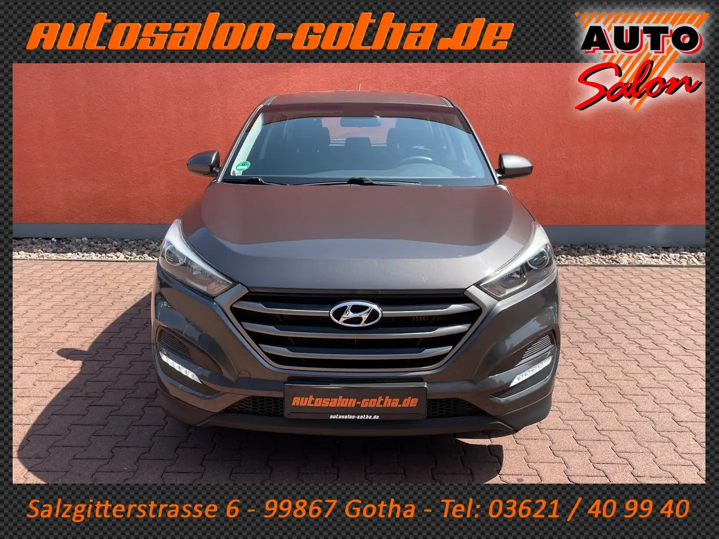 Hyundai TUCSON 2.0 CRDi 4WD STANDHZG+KLIMA FON AHK LMR Gris - 2