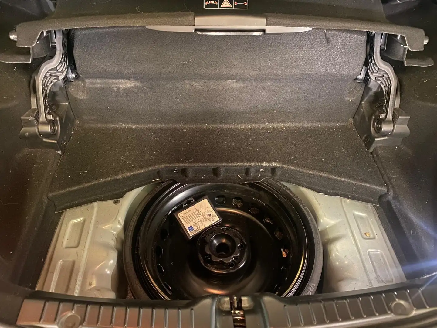 Mercedes-Benz SLC 300 2.0 SLC 300 AMG Line Night Pack Zwart - 2