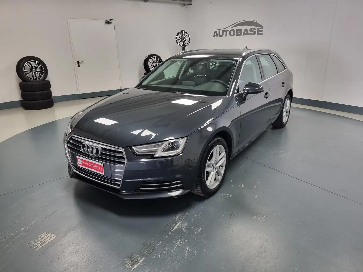 Audi A4 2.0 tdi S line edition 150cv Stříbrná - 1