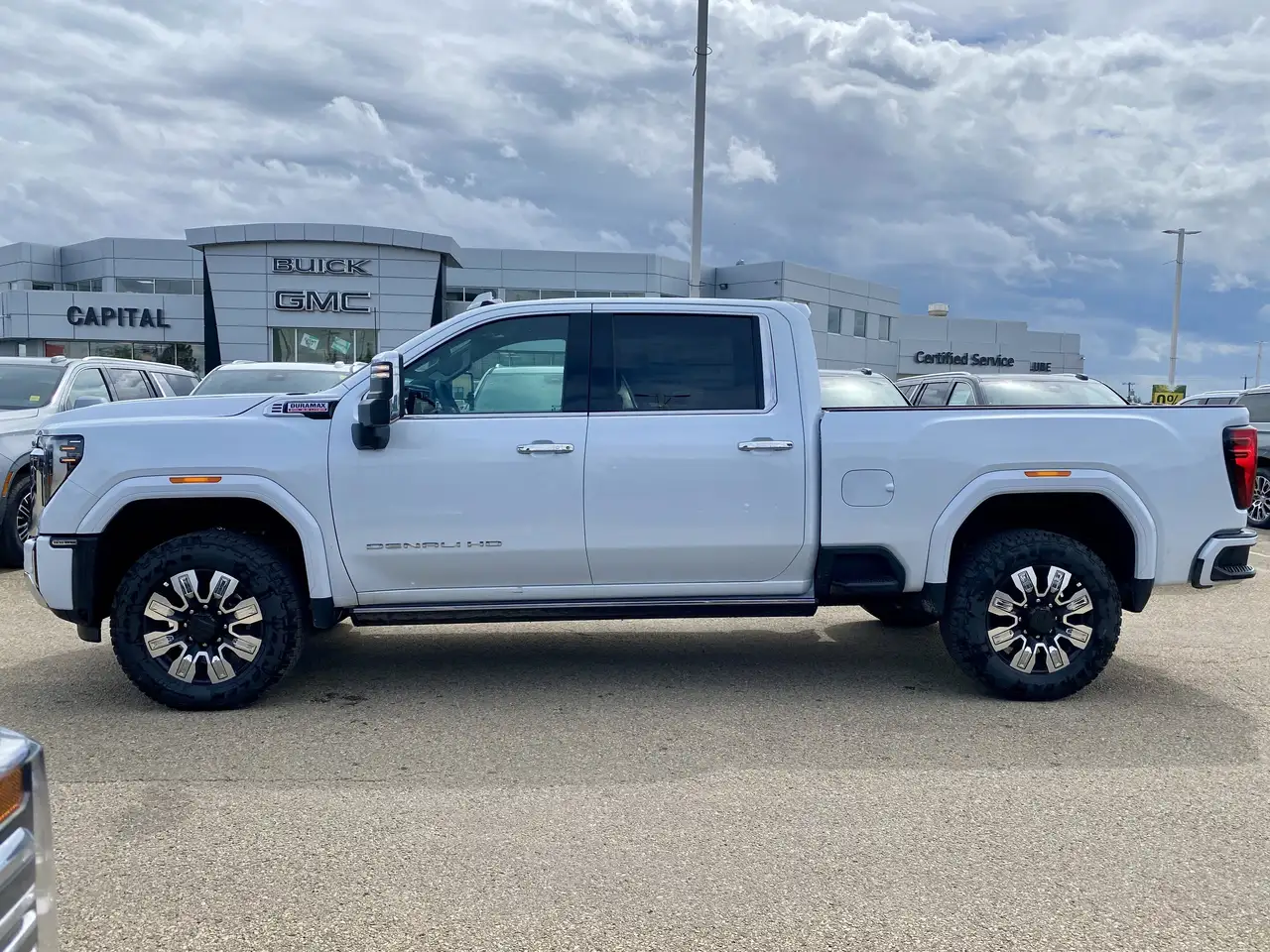 GMC Sierra 3500HD снимка GMC Sierra 3500HD