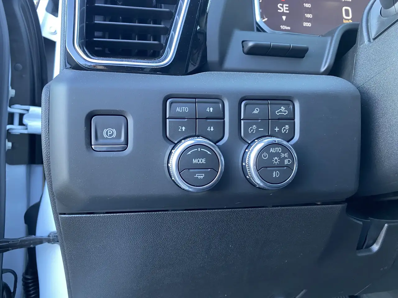GMC Sierra 3500HD снимка GMC Sierra 3500HD
