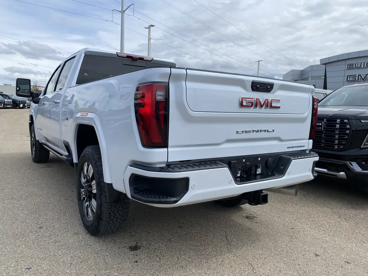 GMC Sierra 3500HD снимка GMC Sierra 3500HD