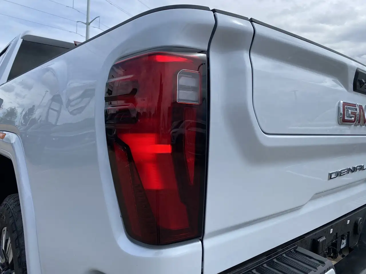 GMC Sierra 3500HD снимка GMC Sierra 3500HD
