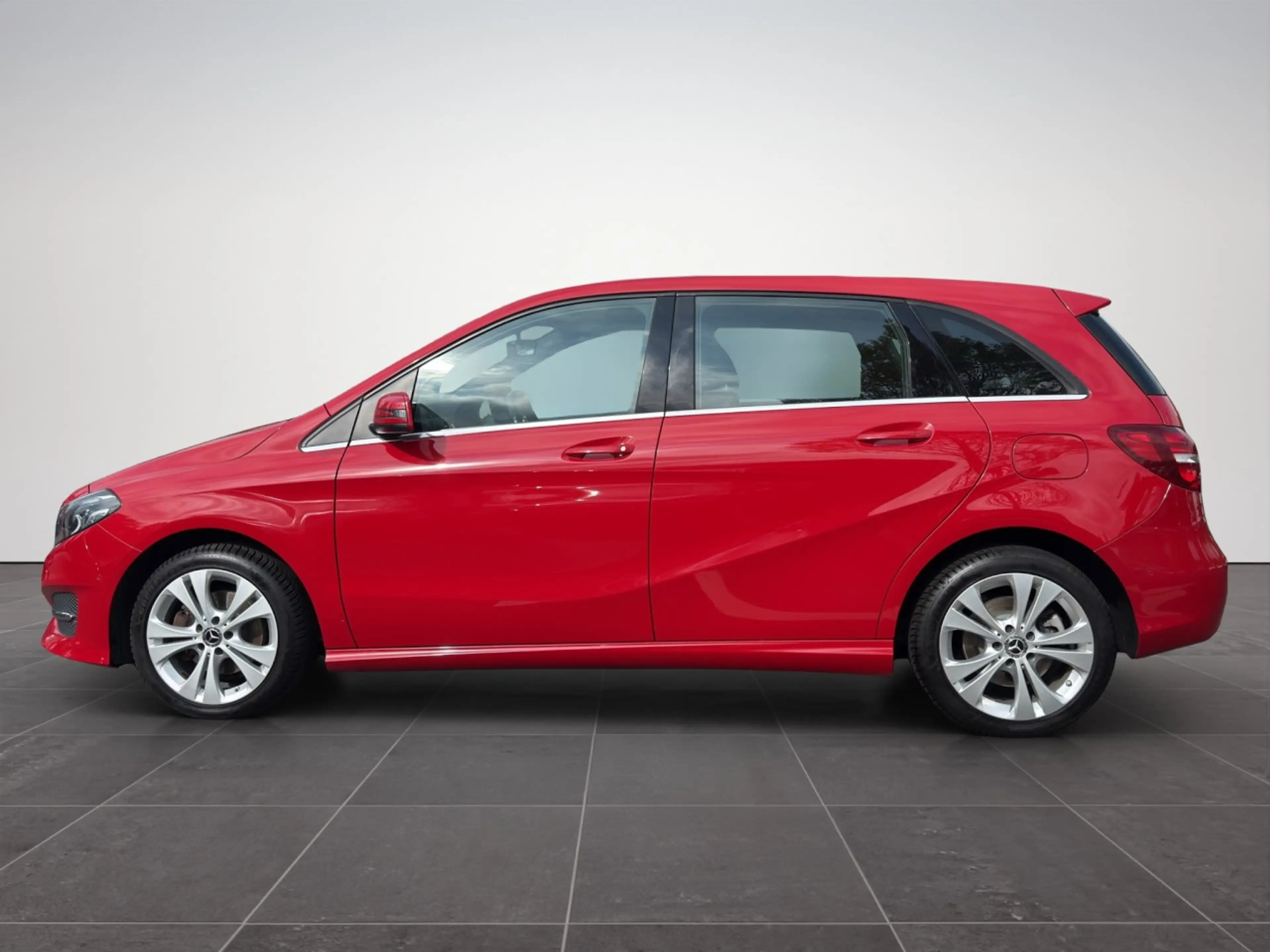 Mercedes-Benz B 220 d 4Matic DCT Urban Klima Navi Rückfahrkamera — photo 3