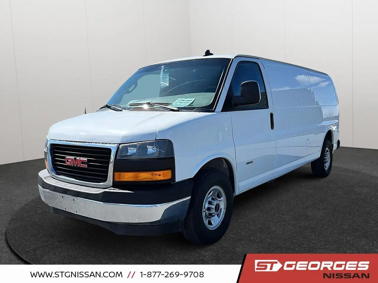 GMC Savana снимка GMC Savana