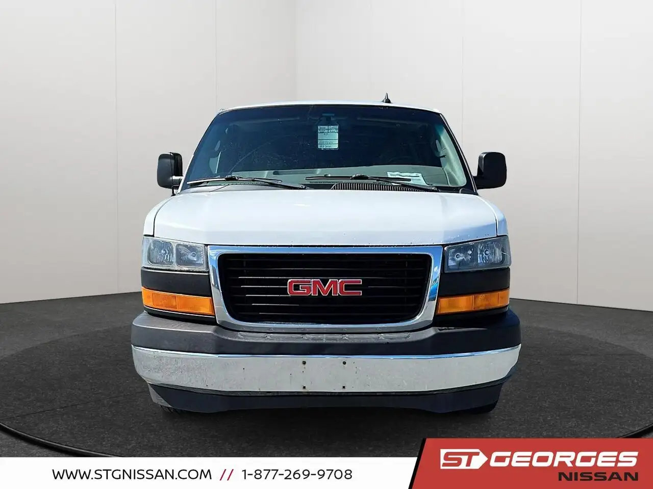 GMC Savana снимка GMC Savana