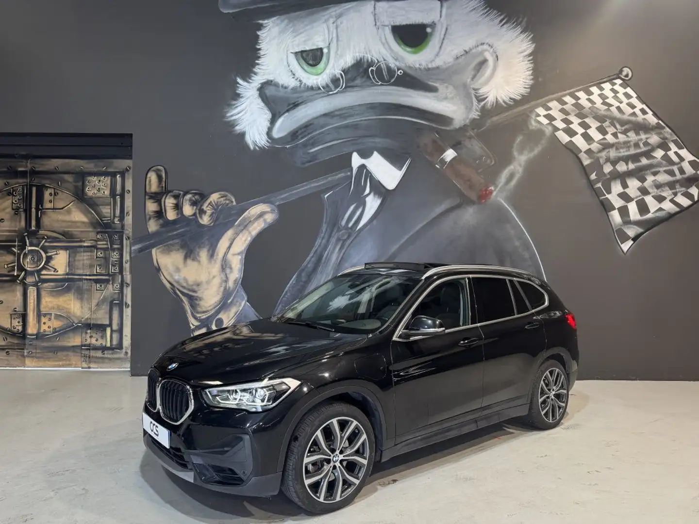 BMW X1 xDrive25e Toit ouvrant Attelage Noir - 1