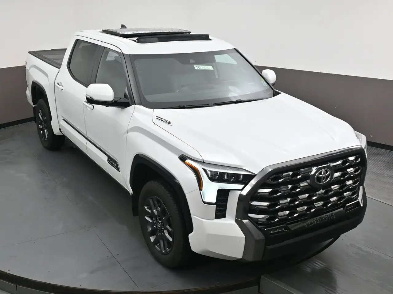 Toyota Tundra снимка Toyota Tundra