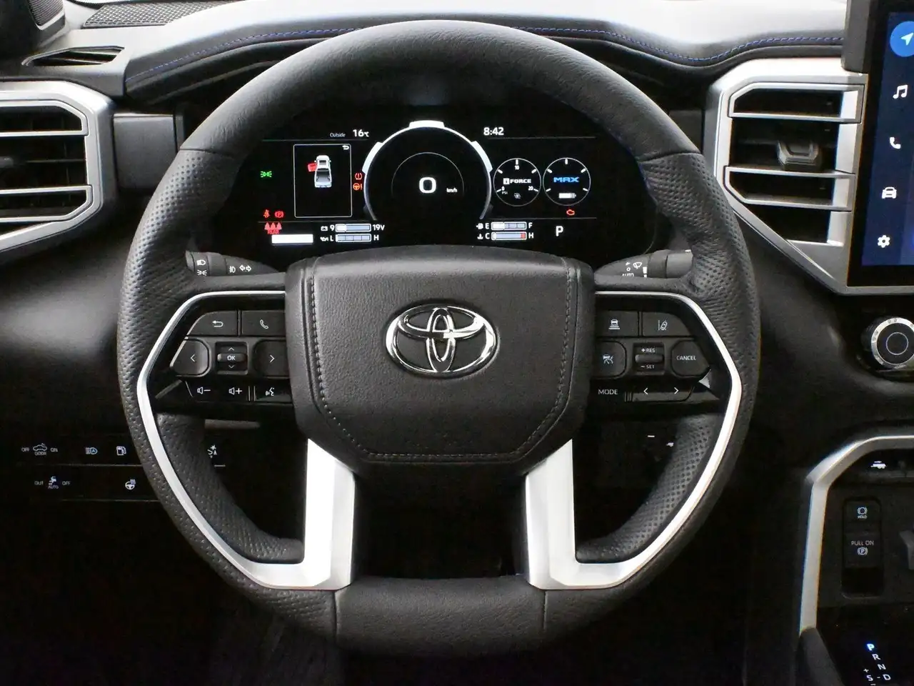 Toyota Tundra снимка Toyota Tundra