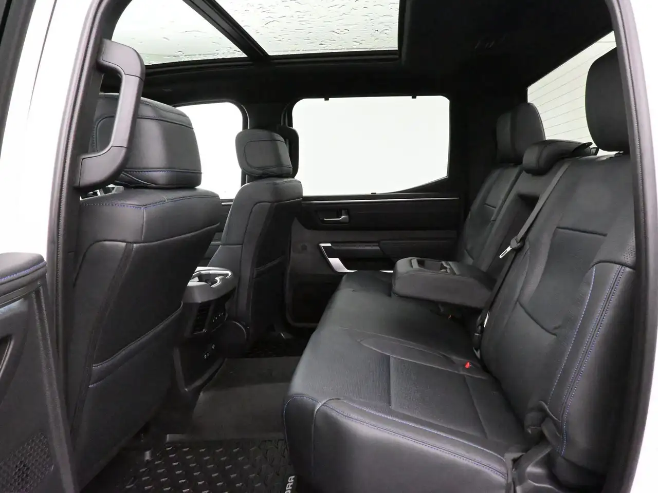 Toyota Tundra снимка Toyota Tundra