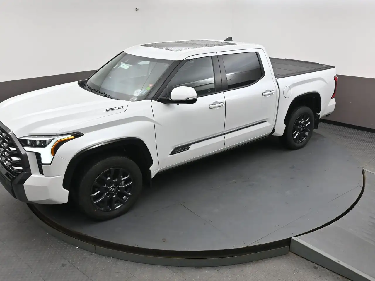 Toyota Tundra снимка Toyota Tundra