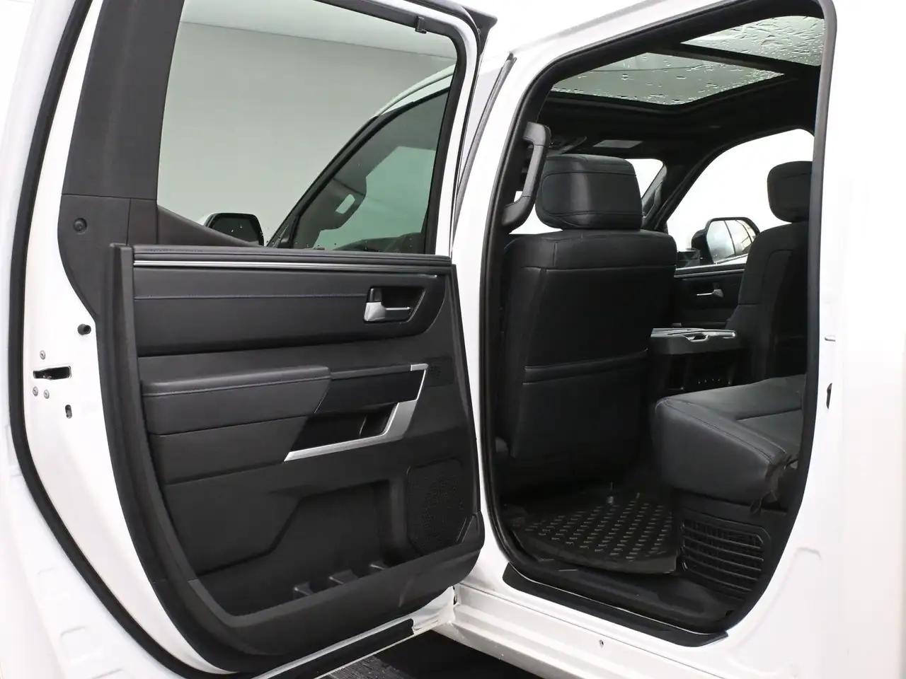 Toyota Tundra снимка Toyota Tundra