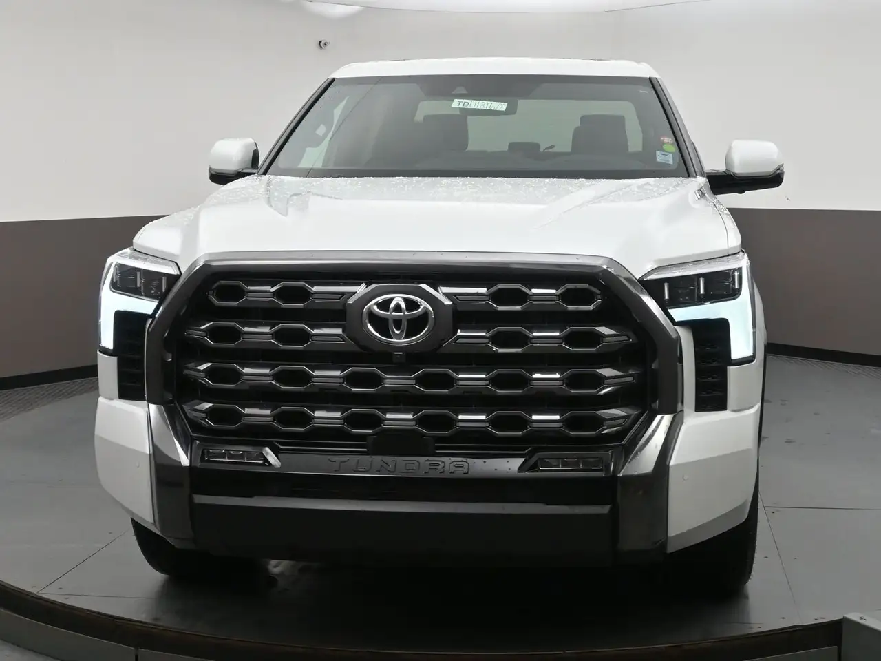 Toyota Tundra снимка Toyota Tundra