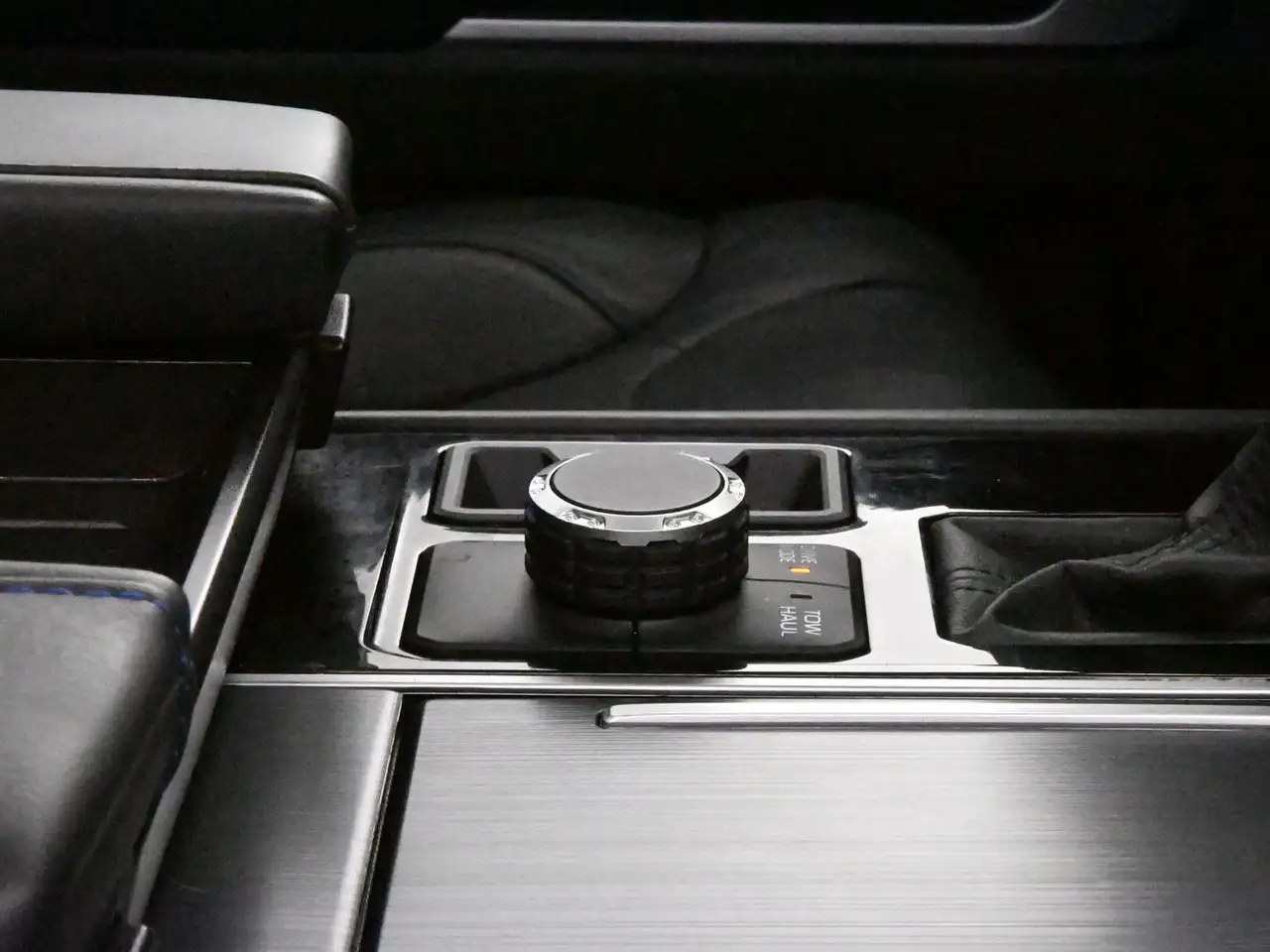Toyota Tundra снимка Toyota Tundra