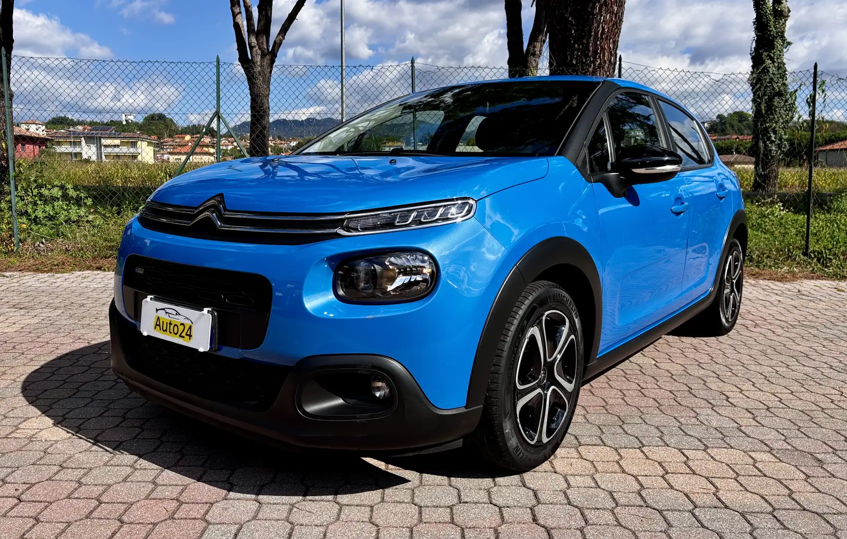 Citroen C3 C3 1.2 puretech Feel 82cv neopatentati Bleu - 1