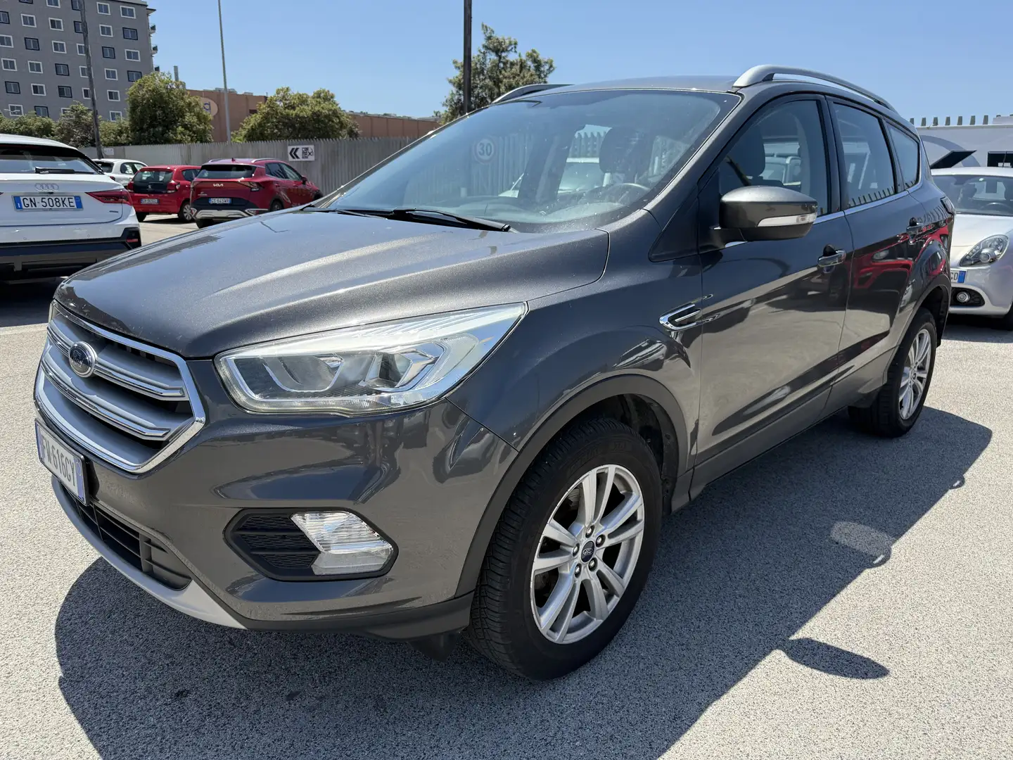 Ford Kuga 2.0 tdci Titanium 2wd s&s 120cv E6 Gris - 2