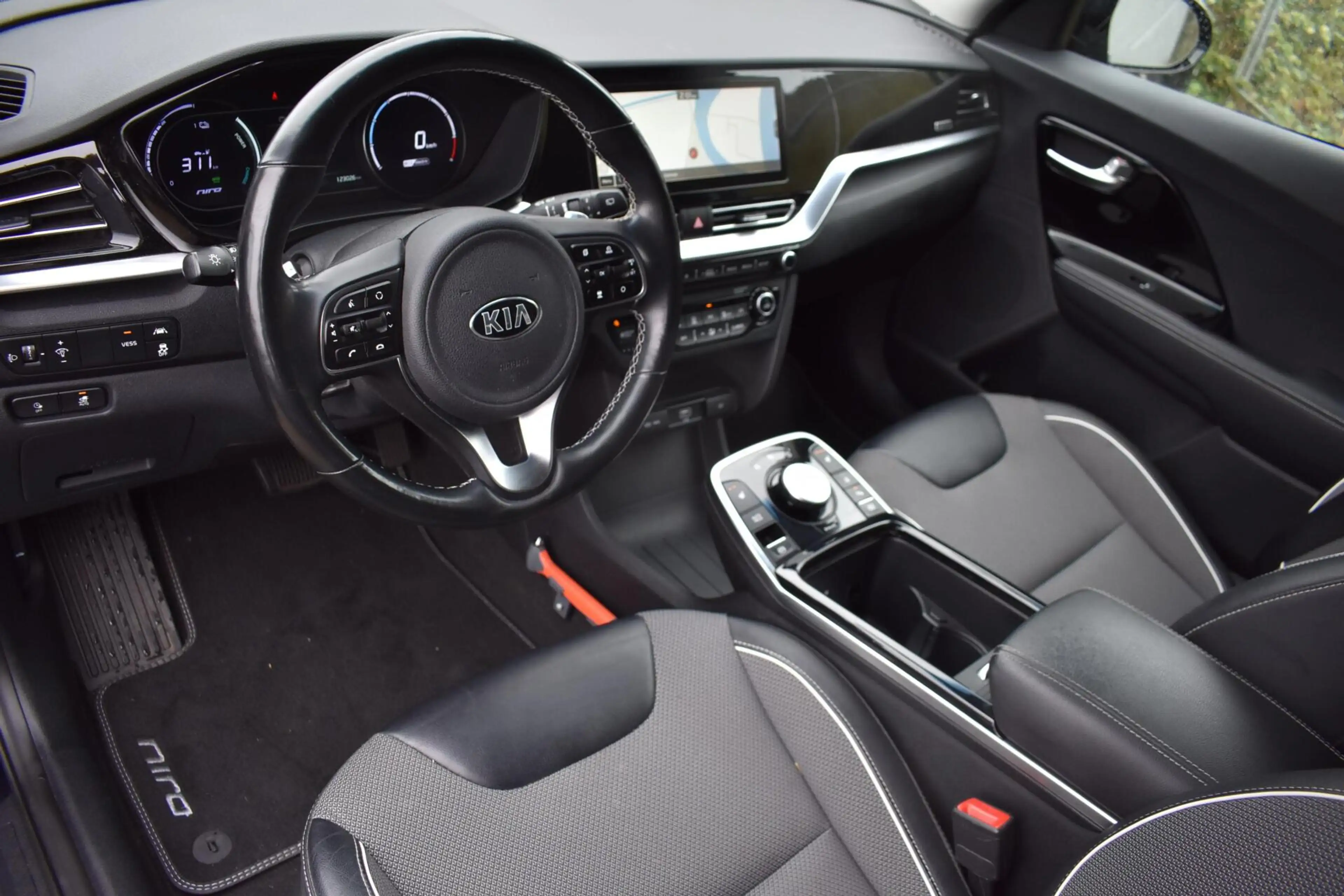 Kia e-Niro DynamicPlusLine 64 kWh | Warmtepomp | Schuifdak | — photo 11