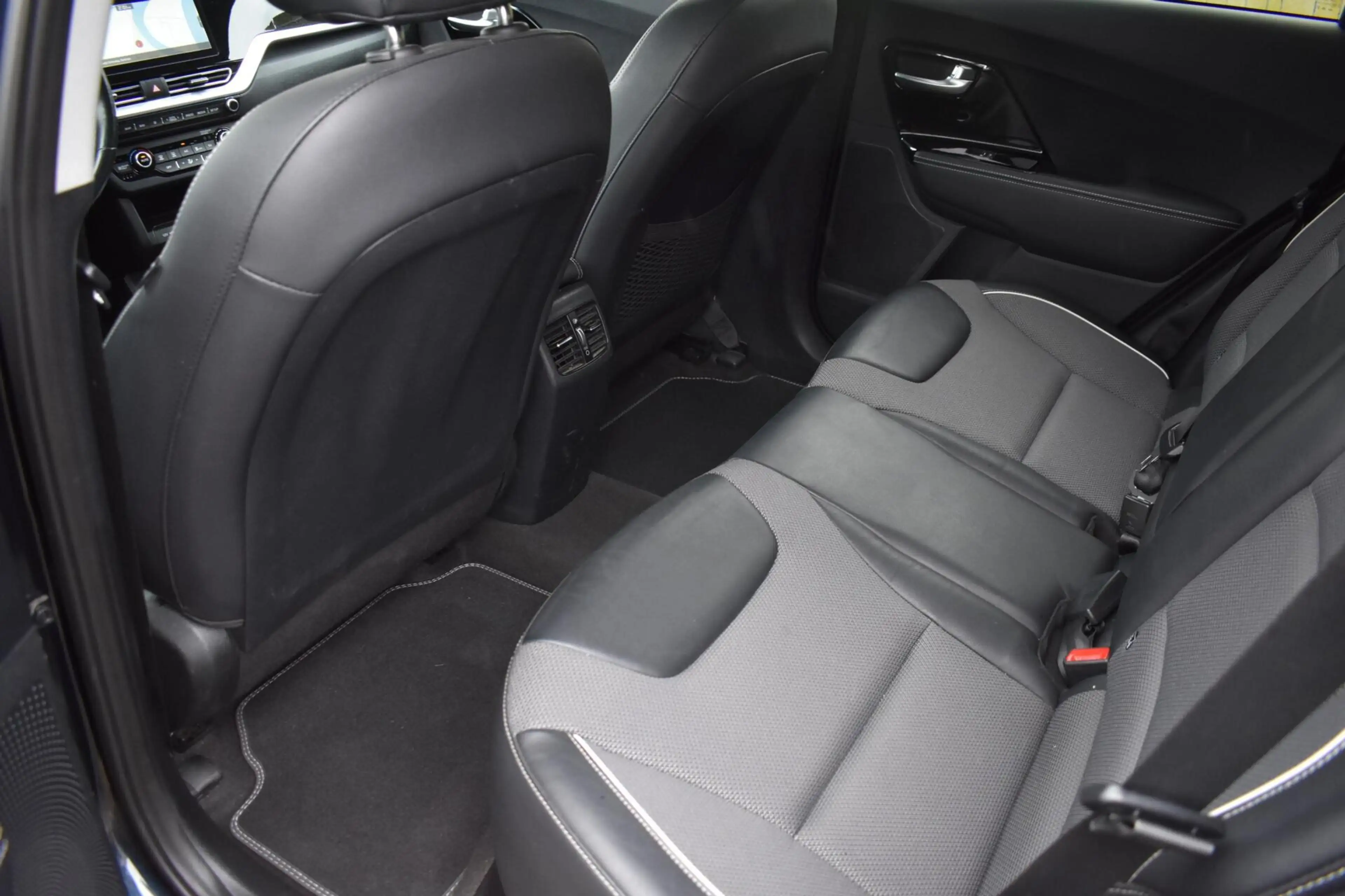 Kia e-Niro DynamicPlusLine 64 kWh | Warmtepomp | Schuifdak | — photo 14