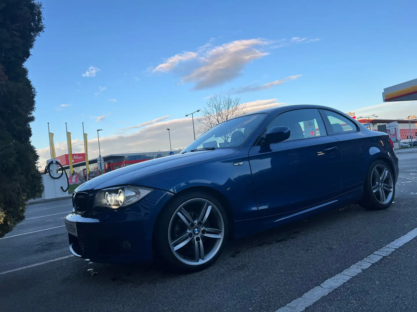 BMW 118 118d Blau - 1