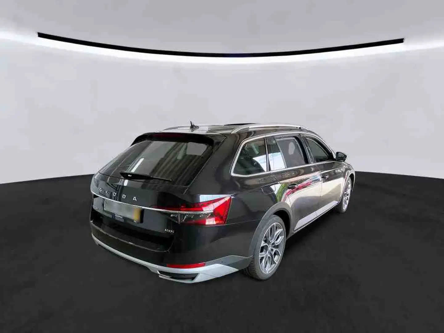 Skoda Superb Combi 2.0 TSI DSG 4x4 Scout AHK, Pano Schwarz - 2