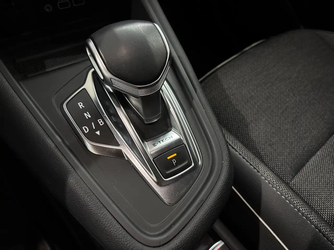 Renault Captur Plug-in Hybrid E-Tech 160 CV Techno, миниатюра 21