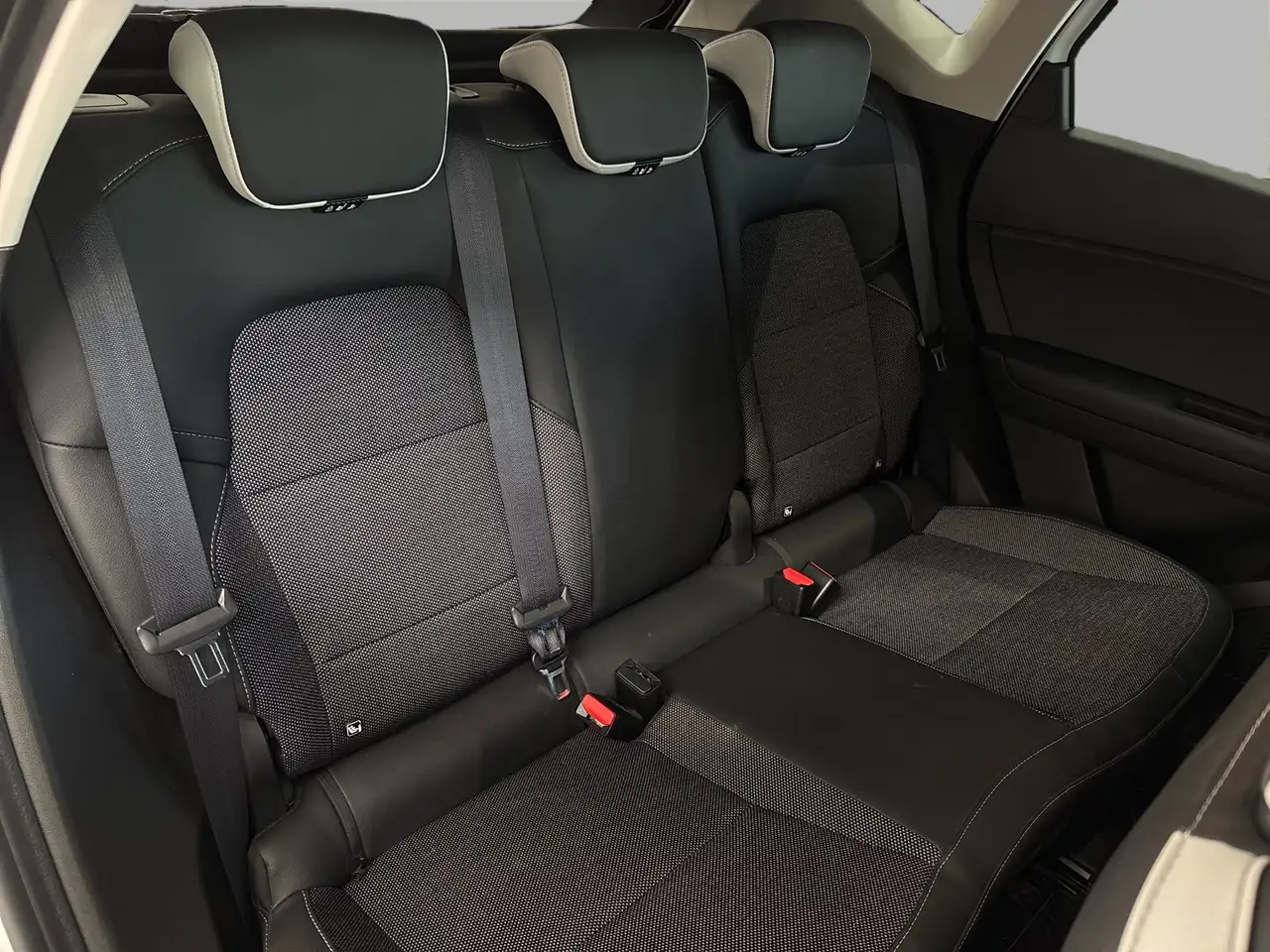 Renault Captur Plug-in Hybrid E-Tech 160 CV Techno, миниатюра 14