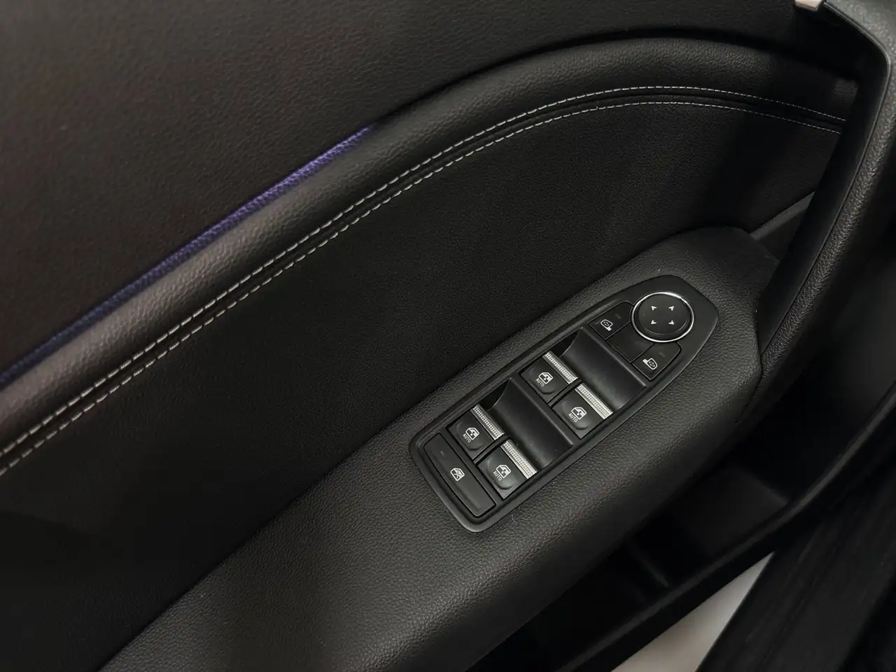 Renault Captur Plug-in Hybrid E-Tech 160 CV Techno, миниатюра 13