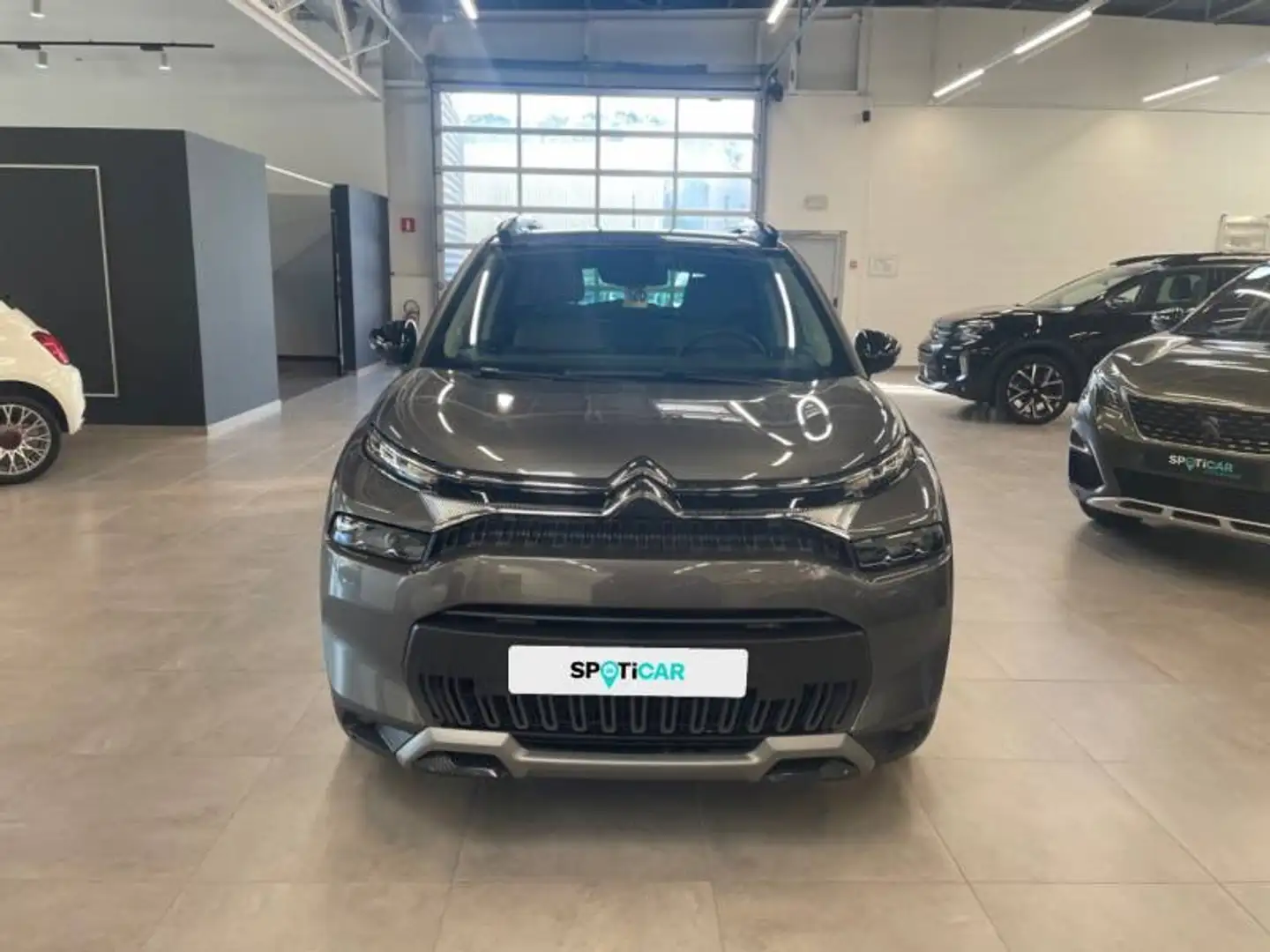 Citroen C3 Aircross 1 1.2 PureTech 130 S&S EAT6 Shine Grijs - 2