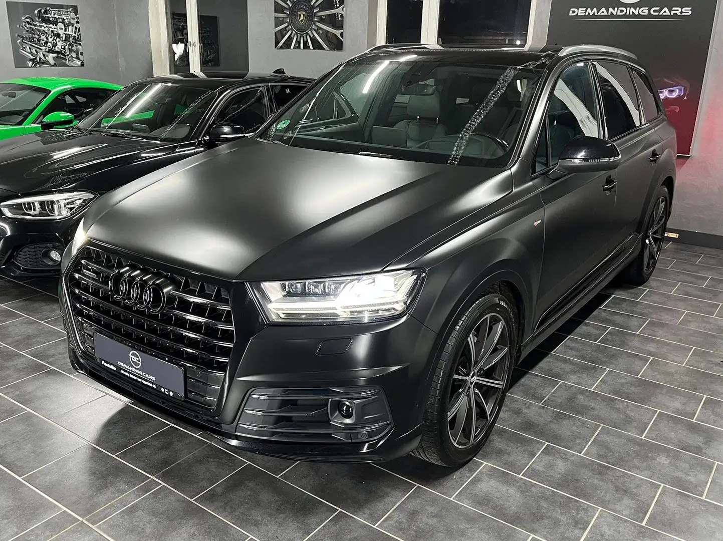 Audi Q7 3.0 TDI 7 Sitzer ACC Kamera Nachsicht 3xSLine Černá - 1