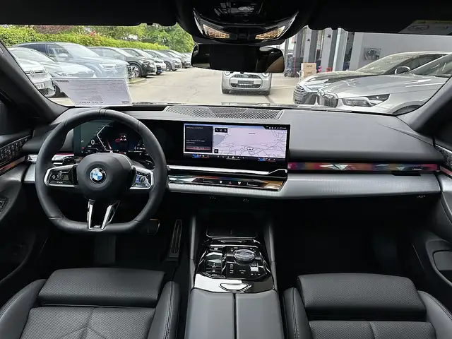 BMW 520 i Touring M-Paket PRO Aut. / AHK / Pano / Iconi... Ansicht 18