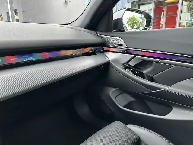 BMW 520 i Touring M-Paket PRO Aut. / AHK / Pano / Iconi... Ansicht 27