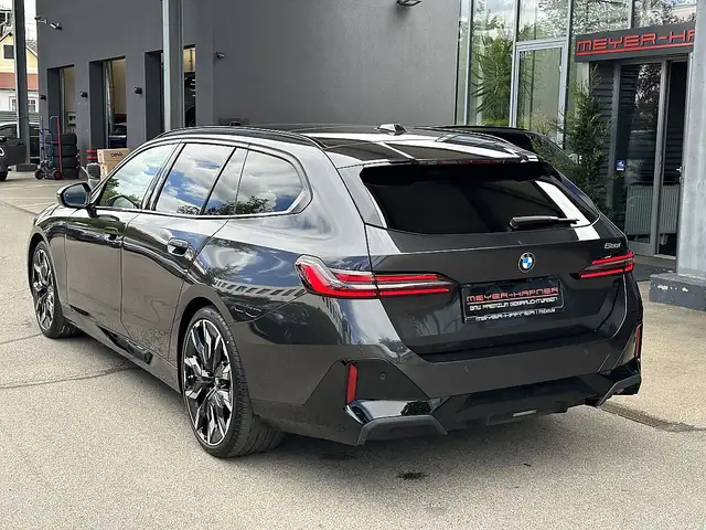 BMW 520 i Touring M-Paket PRO Aut. / AHK / Pano / Iconi... Ansicht 7