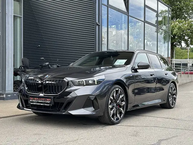 BMW 520 i Touring M-Paket PRO Aut. / AHK / Pano / Iconi... Ansicht 2
