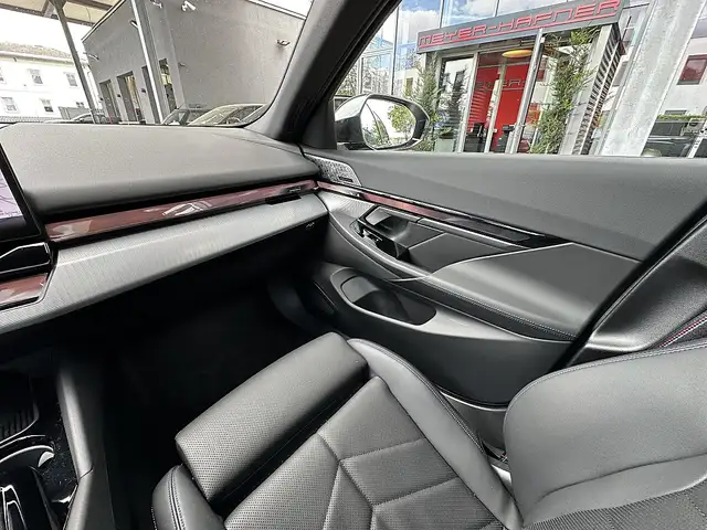 BMW 520 i Touring M-Paket PRO Aut. / AHK / Pano / Iconi... Ansicht 26