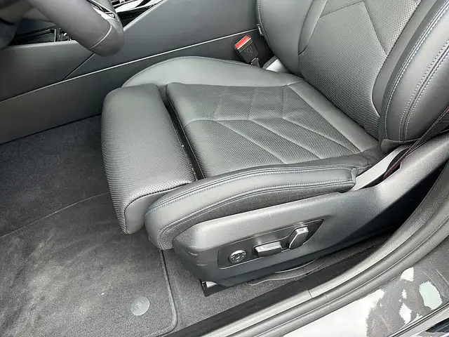 BMW 520 i Touring M-Paket PRO Aut. / AHK / Pano / Iconi... Ansicht 32