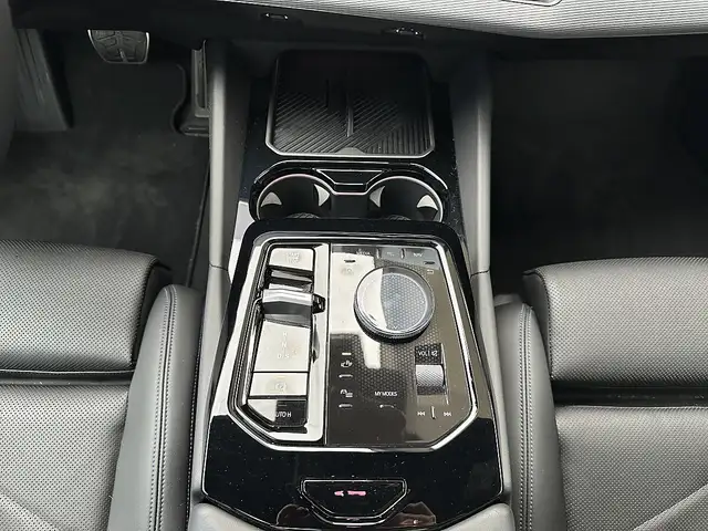 BMW 520 i Touring M-Paket PRO Aut. / AHK / Pano / Iconi... Ansicht 25